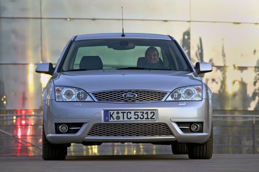  Ford Mondeo Titanium 2004 года  (фото 27 из 38)